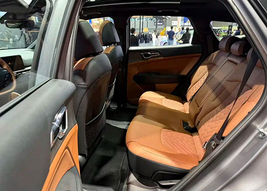 Kia Sportage 2026 дебютировал в Китае &mdash; 8-ступенчатый &laquo;автомат&raquo;, 245 л.с. и растянутая платформа как у американского Sportage