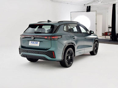 В Китае стартовали продажи Volkswagen Tayron L 2026: 220 л.с. и матричные фары, цена &mdash; от 208 тыс. юаней (2,27 млн рублей) 