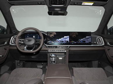 Обновленный Geely Monjaro появится в России в 2026 году — у него более мощный мотор и два больших экрана как у Li Auto