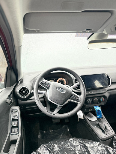 Редчайшие Lada Iskra SW &laquo;Фламенко&raquo; прибыли к дилерам: машины показали внутри и снаружи