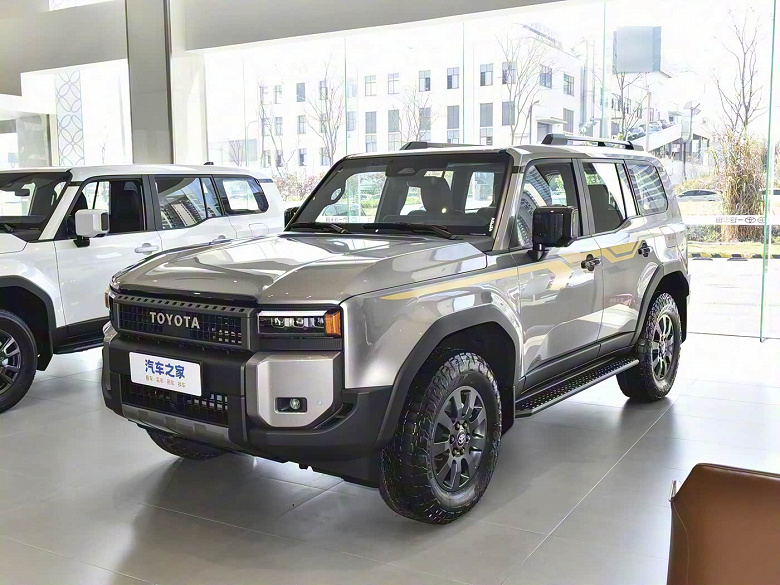 Китайцы стали активнее покупать Toyota. За месяц продано более 71 тыс. машин FAW Toyota, компания вводит бонус на покупку Highlander, Land Cruiser Prado 250 и Granvia