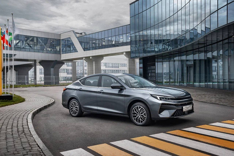 Не самый популярный «Москвич» попрощался с не самой расторопной коробкой передач: у «Москвича 6» больше не будет вариатора