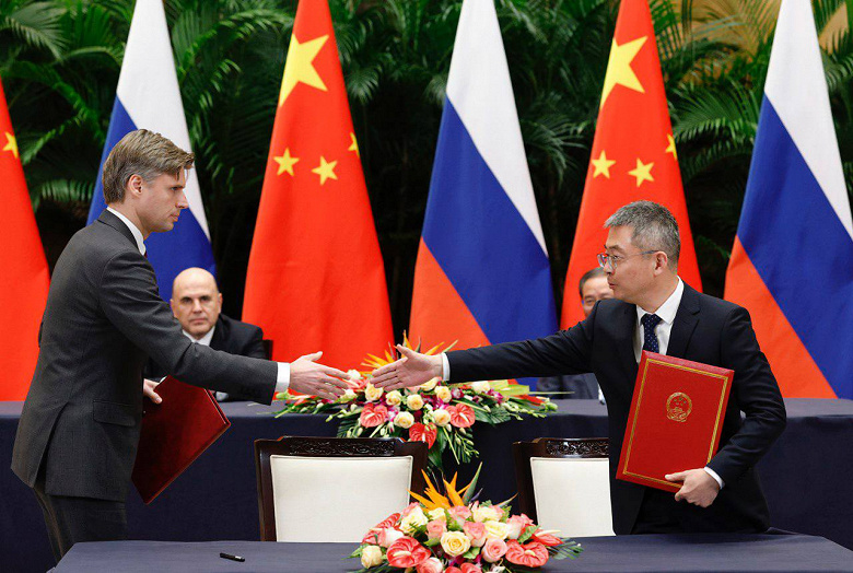 Россия и Китай подписали новую Дорожную карту сотрудничества в космосе