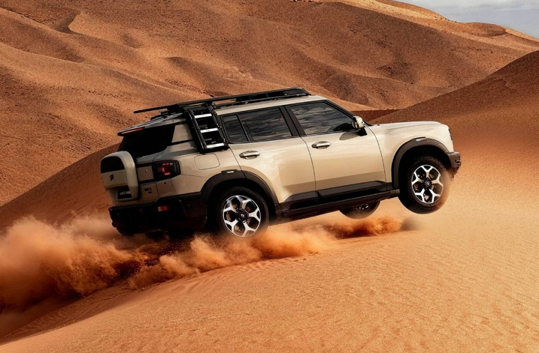 Полный привод, запас хода 1500 км, физические кнопки и помощник на базе DeepSeek — за 22 200 долларов. Представлен новый Jetour Shanhai T1 AWD