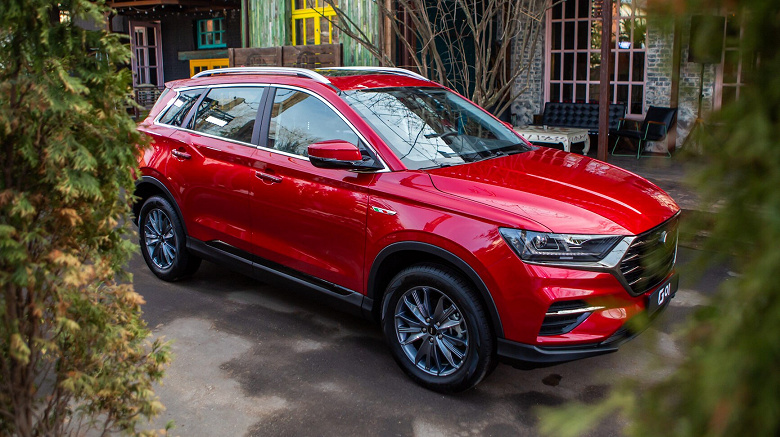 Кроссоверы российского производства с китайскими корнями: цены на кроссоверы SWM G01 и G05 Pro, которые собирают на «Автоторе», выросли