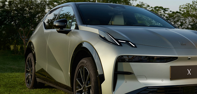 Представлен Zeekr X 2026 с разгоном до 100 км/ч за 3,7 c, холодильником и сдвижным экраном. Объявлены цены