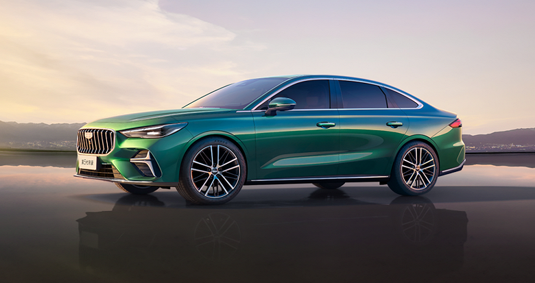 Совершенно новый Geely Emgrand с «лицом» Mercedes вышел на рынок в Китае: мощный мотор 180 л.с., салон бизнес-класса и цена всего 81,9 тыс. юаней (930 тыс. рублей)