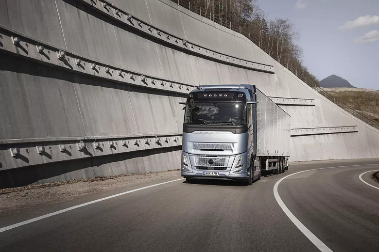Двигатели в новых грузовиках Volvo Trucks отключаются сами на спусках ради экономии топлива и снижения выбросов