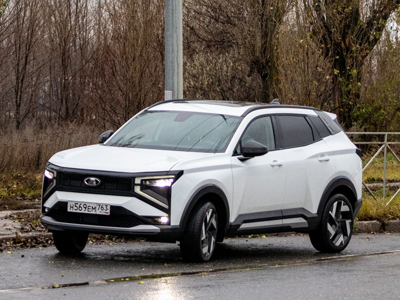 Первый кроссовер АвтоВАЗа &mdash; Lada Azimut &mdash; тестируют уже без камуфляжа на обычных дорогах