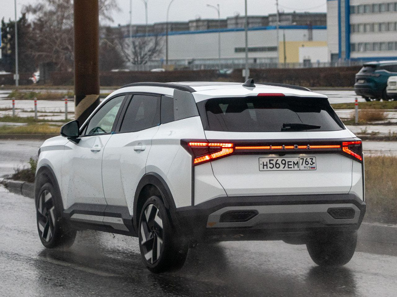 Первый кроссовер АвтоВАЗа &mdash; Lada Azimut &mdash; тестируют уже без камуфляжа на обычных дорогах
