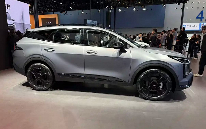 Kia Sportage 2026 дебютировал в Китае &mdash; 8-ступенчатый &laquo;автомат&raquo;, 245 л.с. и растянутая платформа как у американского Sportage