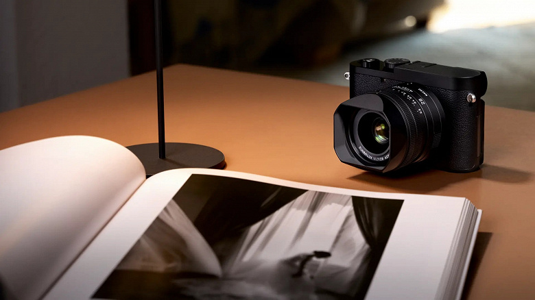 Эта камера Leica снимает в оттенках одного цвета и стоит почти 8000 долларов. Представлена модель Q3 Monochrom