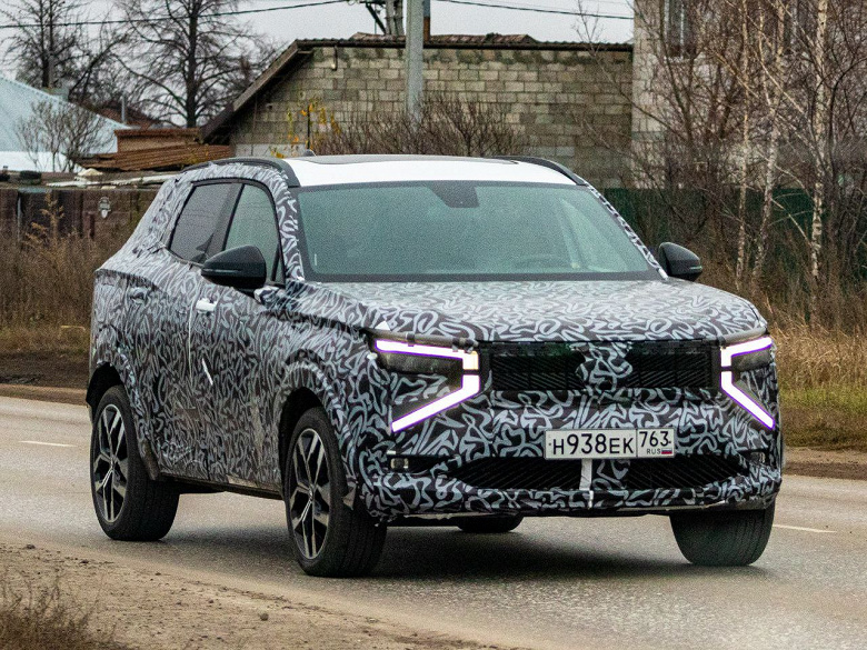 В Тольятти засняли прототип Lada Azimut в топовой комплектации &mdash; с мотором 1,8 л, вариатором и двухцветными колесными дисками