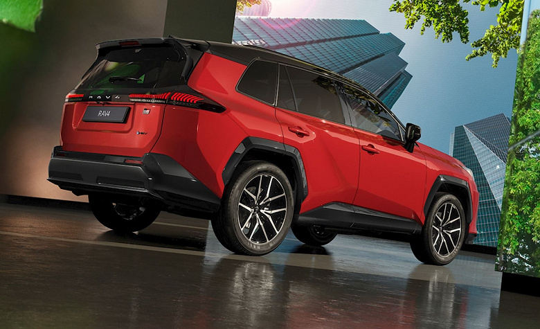 «Ноль смертей, ноль аварий» — новая концепция Toyota, а новый Toyota RAV4 — первый шаг компании к достижению этой цели