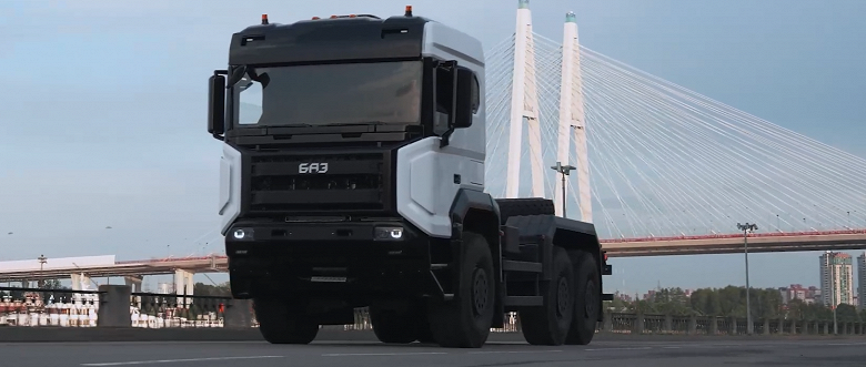 Вместо Scania и MAN: отечественные БАЗ с дизелями ЯМЗ-6531 готовы к выходу на российский рынок 