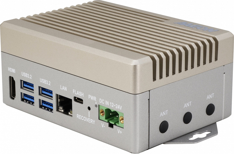 Маленькая белая невзрачная коробочка, но внутри модуль Nvidia Jetson Orin NX для ИИ. Представлена система Aaeon Boxer-8651AI-Plus