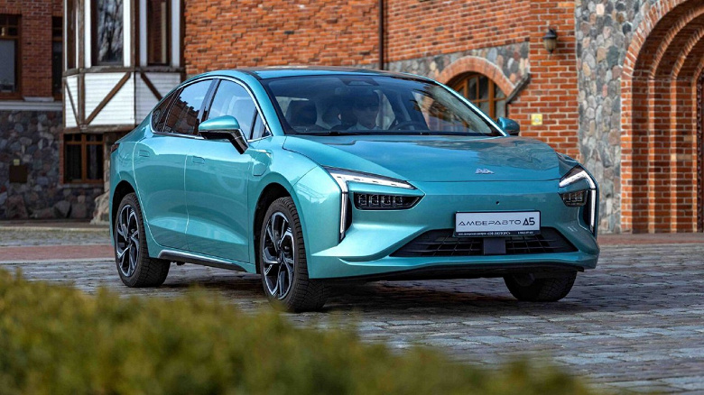 Рекордный спрос &mdash; новая цена. Российский &laquo;АмберАвто А5&raquo;, который стал популярнее бестселлера Zeekr 001, очень сильно подорожал