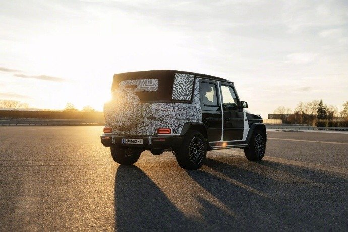 Mercedes&nbsp;показала совершенно новый &laquo;Гелик&raquo; (Mercedes-Benz G-Class) без жёсткой крыши