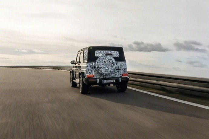 Mercedes&nbsp;показала совершенно новый &laquo;Гелик&raquo; (Mercedes-Benz G-Class) без жёсткой крыши