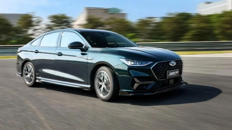 2,0 л, 261 л.с., усиленный крутящий момент и обновлённый дизайн. Представлен Chery Arrizo 8 Pro