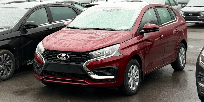 Редчайшие Lada Iskra SW &laquo;Фламенко&raquo; прибыли к дилерам: машины показали внутри и снаружи