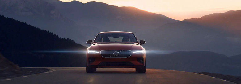 Цены упали до уровней 2023 года: подержанные иномарки в России стремительно дешевеют