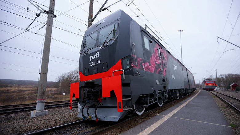 10876 л.с., 200 тонн массы и скорость до 120 км/ч. В России тестируют мощный электровоз нового поколения 2ЭС11 &laquo;Орлец&raquo;