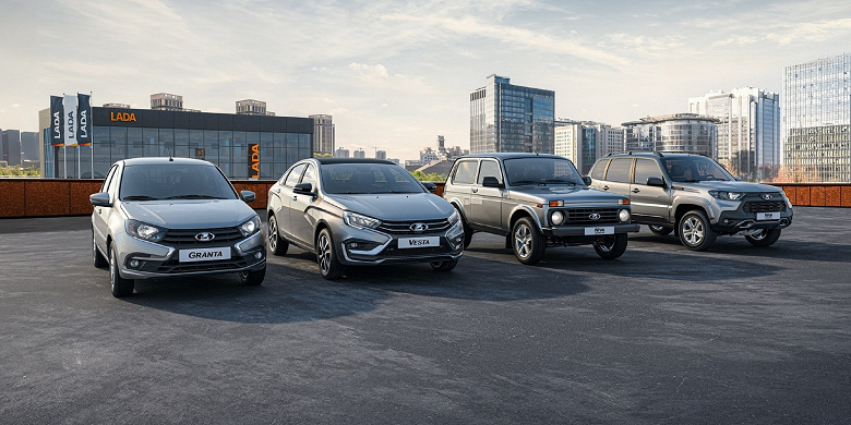 Скидки до 560 тыс. рублей: началась праздничная распродажа Lada