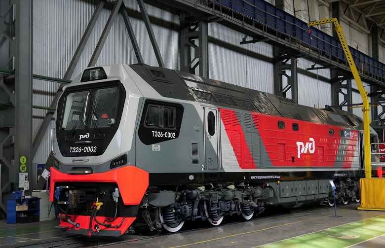 В России собран второй экземпляр совершенно нового грузового магистрального тепловоза ТЭ26: он отправится в опытный пробег на 5 тысяч километров