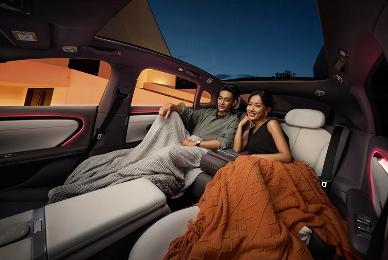 282 л.с., большой запас хода, быстрая зарядка, холодильник, автопилот. Представлен современный седан Changan Nevo A06