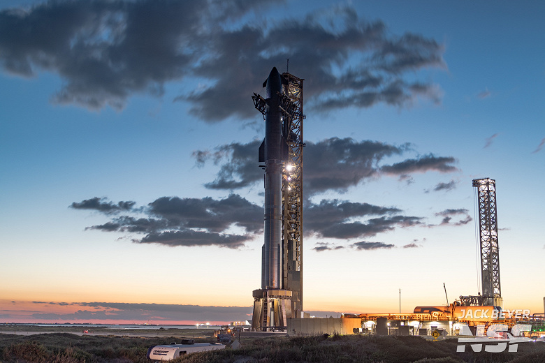 Самый большой летающий объект в истории человечества: Super Heavy и Starship собрали в огромную ракету перед стартом