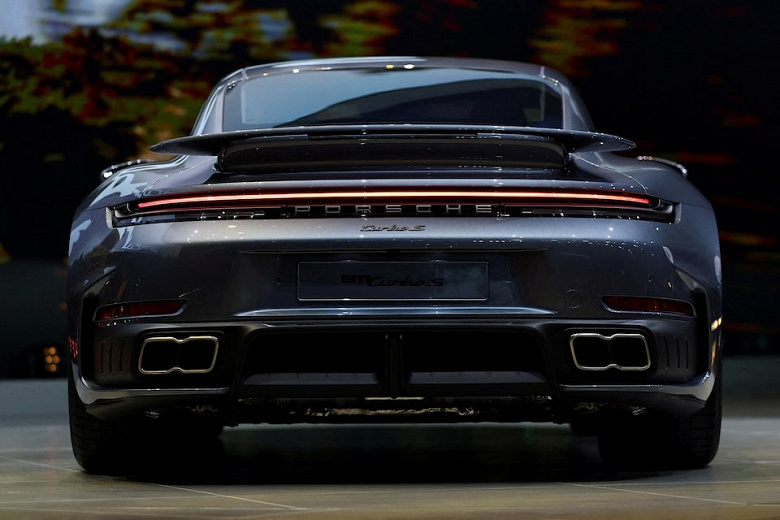 Убытки Porsche взлетели до 1 млрд долларов. Компания замедляет переход на электромобили и теряет позиции в Китае
