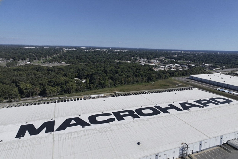 Название новой компании Маска теперь должно быть видно из космоса. Миллиардер сравнивает Macrohard с Apple