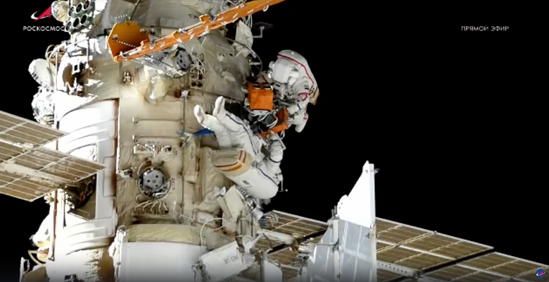 Установить оборудование и очистить иллюминатор: начался второй российский выход в открытый космос на МКС в 2025 году