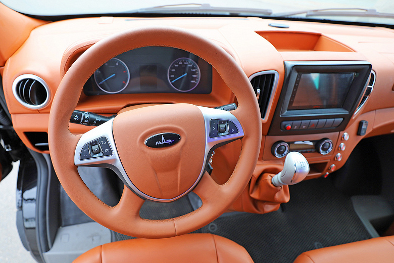 МАЗ представил микроавтобус бизнес-класса: МАЗ 281 имеет кожаные кресла повышенной комфортности