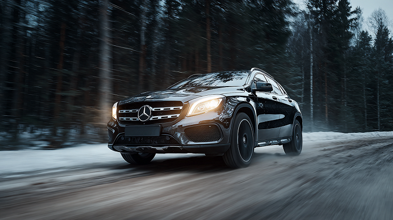 Mercedes-Benz выплачивает сотни миллионов евро уволенным сотрудникам. Прибыль компании упала