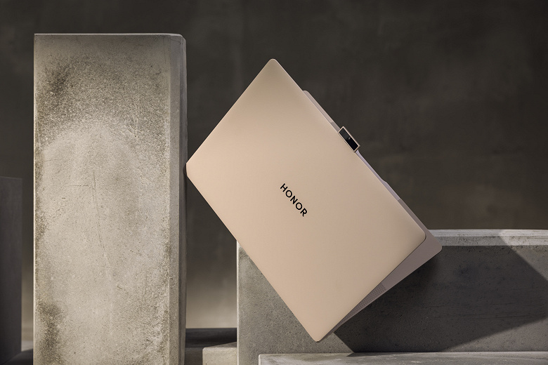 В России стартовали продажи ультрабука Honor MagicBook Art 14 2025