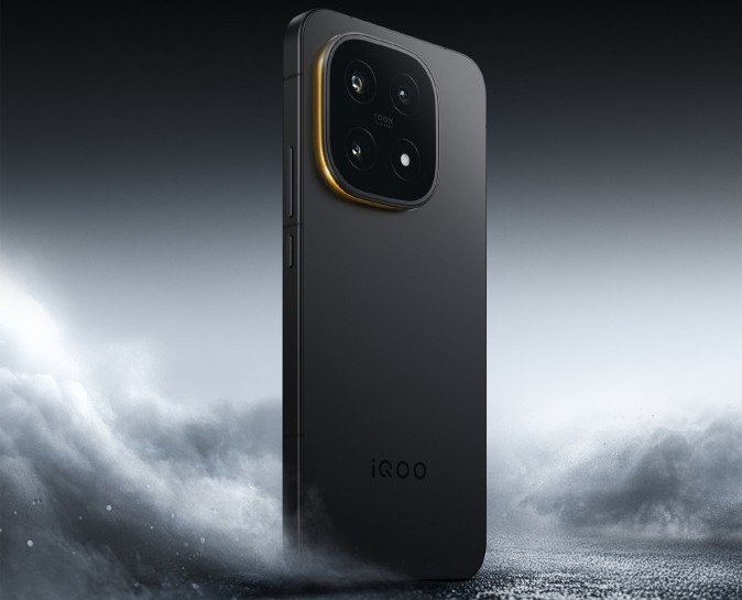«Монстр внутри» со Snapdragon 8 Elite Gen 5, экран 2K 144 Гц, IP68/IP69 и меняющим цвет корпусом. Новейший флагман Iqoo 15, который выйдет во всём мире, представят 20 октября