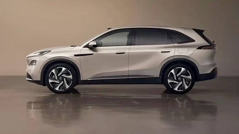 Запаса хода более 1600 км и адаптивная подвеска, которая регулируется 200 раз в секунду. Представлен Buick Electra E7