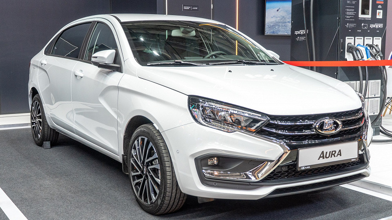 Бизнес-класс для всех. Lada Aura внезапно стал &laquo;народным&raquo; седаном