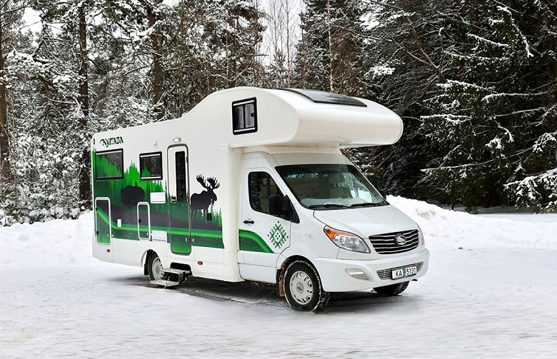МАЗ представил автодом: холодильник, душ, два отопителя, а также мангал, шампуры и казан в комплекте