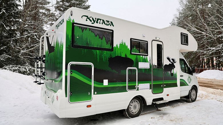 МАЗ представил автодом: холодильник, душ, два отопителя, а также мангал, шампуры и казан в комплекте