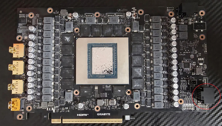 Оверклокер сам распаял на плате GeForce RTX 5090 второй разъём питания и подал на карту более 1500 Вт