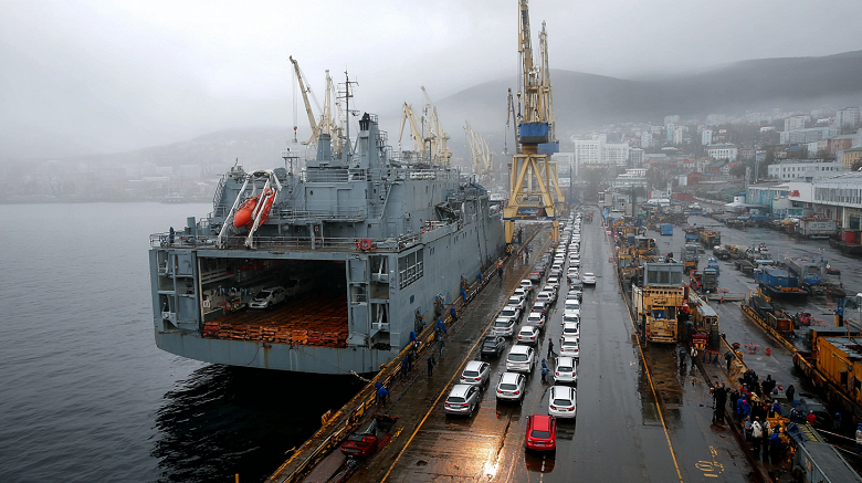 Toyota и Honda по-прежнему лидируют. Ввоз иномарок в Россию через Владивосток заметно вырос