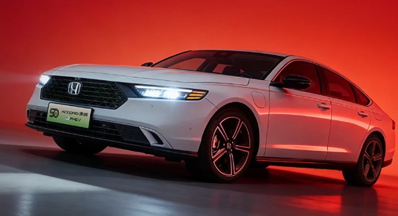 В Китае обрушили цены на гибридный Honda Accord: машину в топовой комплектации отдают за 138,8 тыс. юаней (ровно 20 тыс. долларов)
