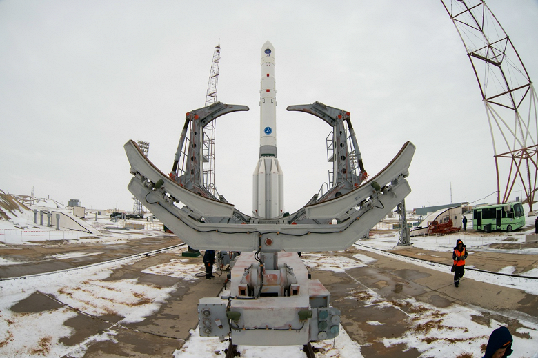 Роскосмос показал ракету &laquo;Протон-М&raquo; на старте Байконура