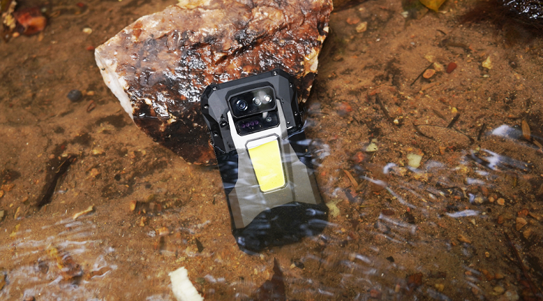 17&nbsp;600 мАч, 120 Вт, IP69K, встроенный DLP-проектор Full HD, Dimensity 8200 и камера ночного видения. Представлен смартфон 8849 Tank X