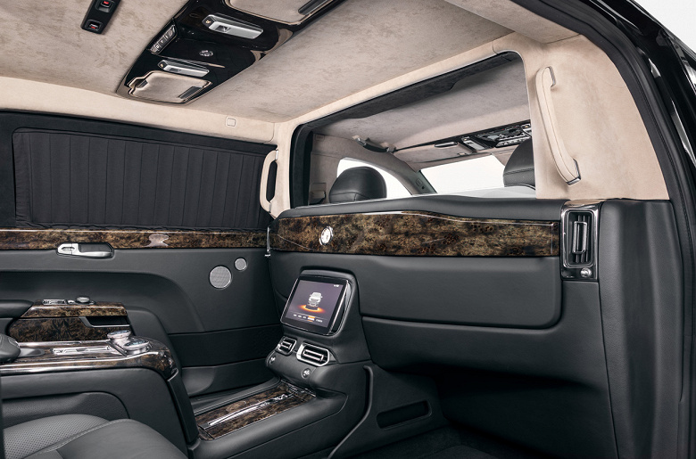 Aurus Senat без центральной вставки. Нижегородское ателье доработало отечественный Aurus — это лимузин-моноблок с защитой от СВД и подрывов