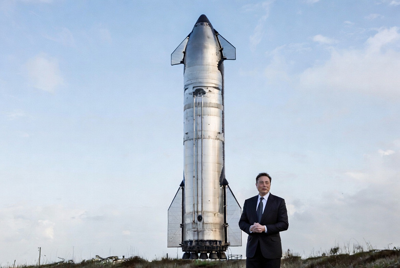 &laquo;Как и было предсказано в пророчестве&raquo;. Илон Маск заявил, что Starship V4 получит три дополнительных вакуумных двигателя, а всего двигателей будет 42