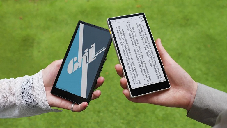 Выглядит как смартфон и может работать в цветном и черно-белом режимах. Представлена первая электронная книга Readmoo с экраном e-paper Kaleido